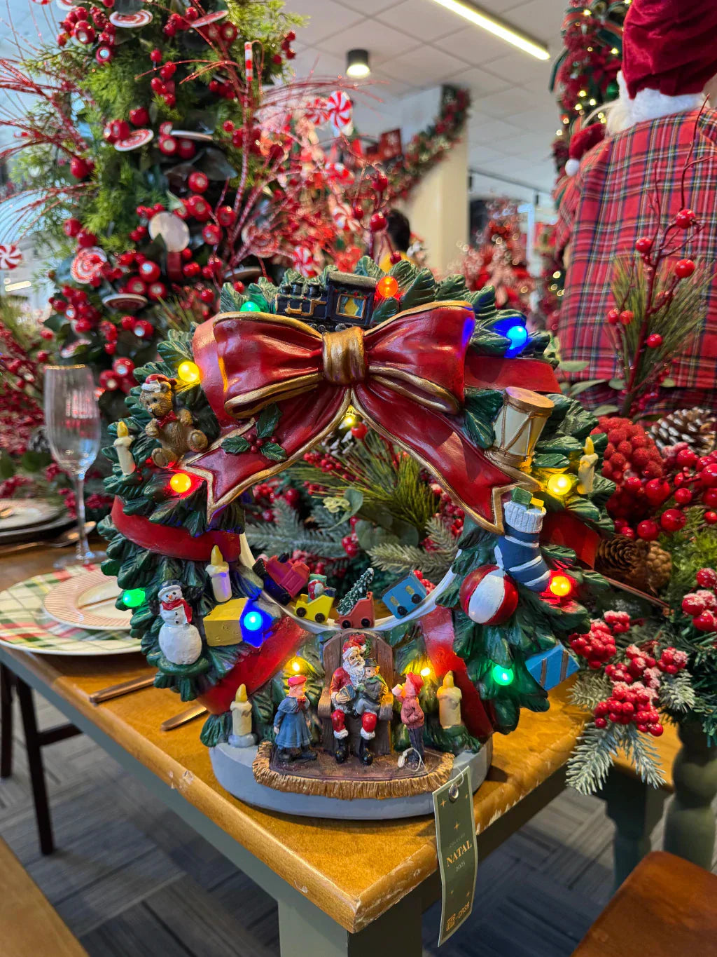 GUIRLANDA EM RESINA COM LED E SOM 30CM - PRÉ VENDA 2025